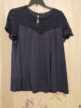 torrid Navy Lace Yoke Short Sleeve Size 3 Blouse